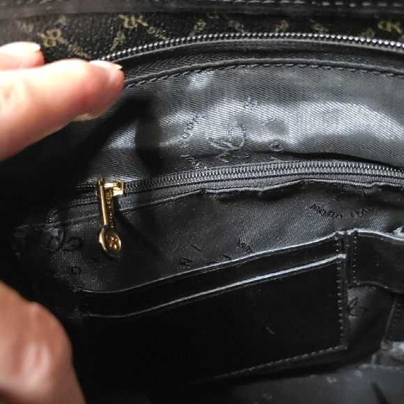 Rioni Elegant Black Tote Bag - Picture 15 of 16